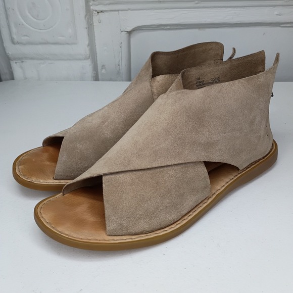 Born Shoes - Born Iwa comfort crisscross flat sandals sz 11 taupe tan suede